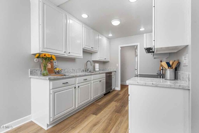 Kitchen - 3700 Dean Dr