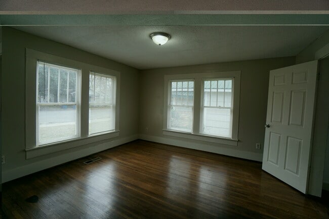 Building Photo - 1050 Jackson Blvd