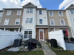 Building Photo - 351 Gilman Ln