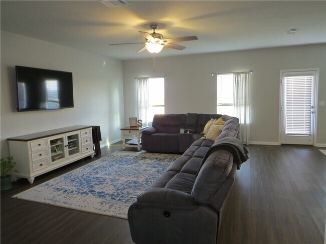 Building Photo - 1405 Fairhaven Gateway