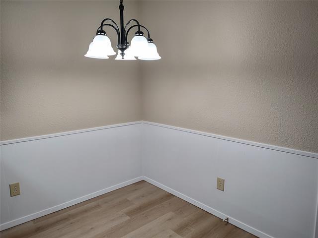 Building Photo - 902 Meadowbrook Dr