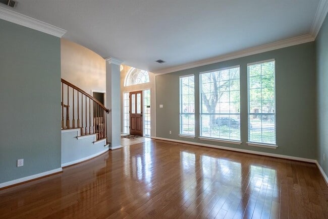 Building Photo - 8901 Splitarrow Dr