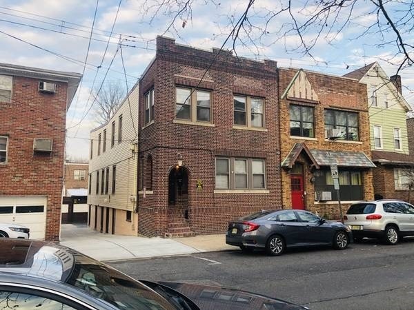 Primary Photo - 430 75th St