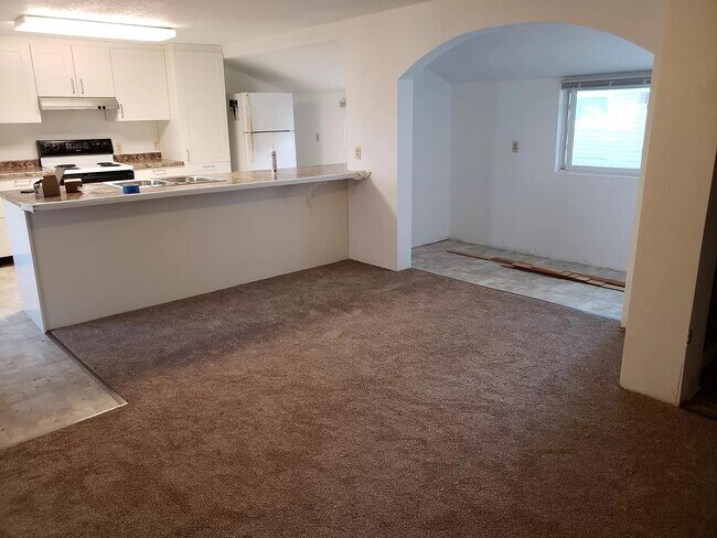 Foto del edificio - 353 S Whiton St