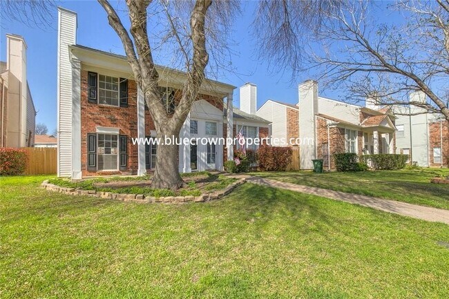 Foto del edificio - 1519 Creek Bank Ln