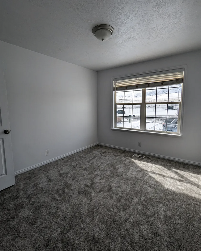 Building Photo - 4138 S Captains St