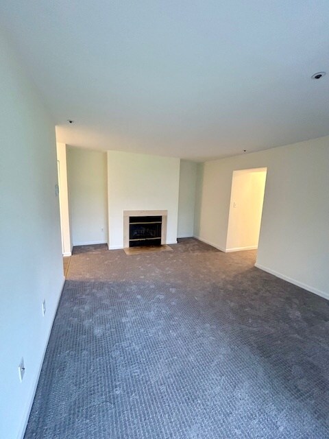 Foto del edificio - 8555 Falls Run Rd
