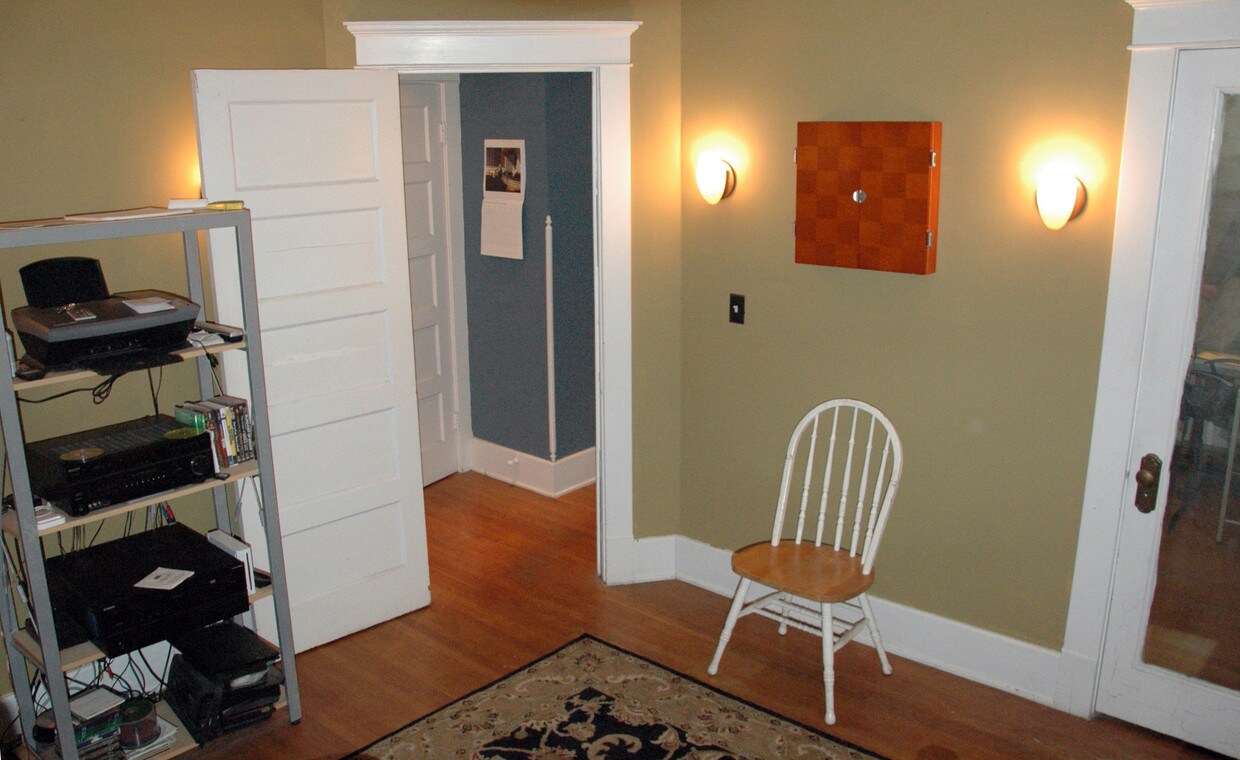 Primary Photo - 156 Claremont Ave