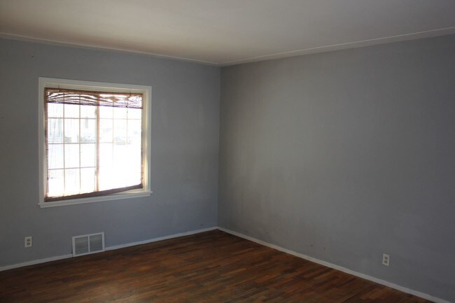 Building Photo - 3601 Holly Ave