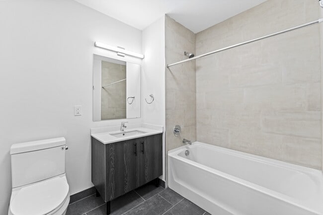 Building Photo - 416 Highland Ave