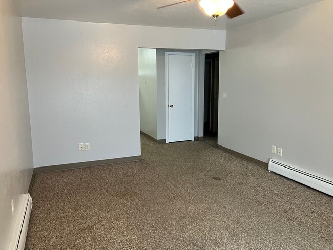 Building Photo - 2620 E D Ave
