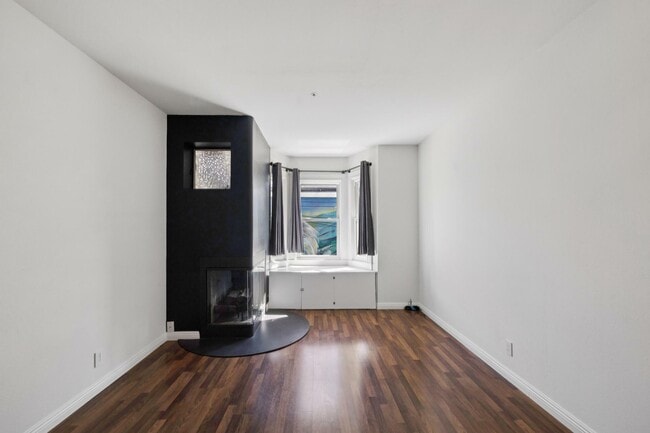 Building Photo - 144 Langton St