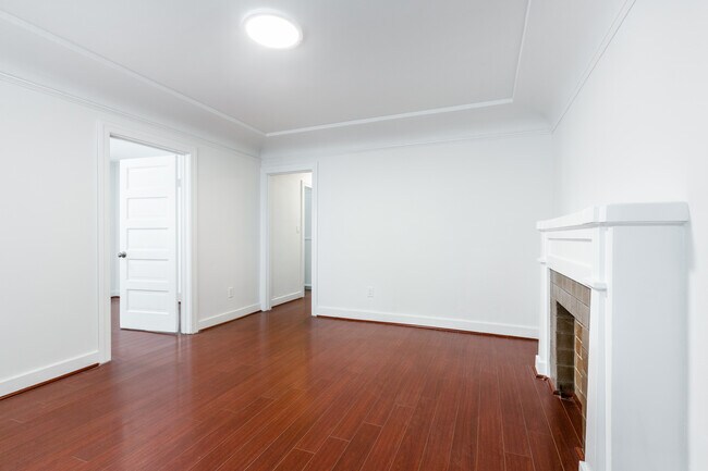 Foto del edificio - 1262 N Poinsettia Pl