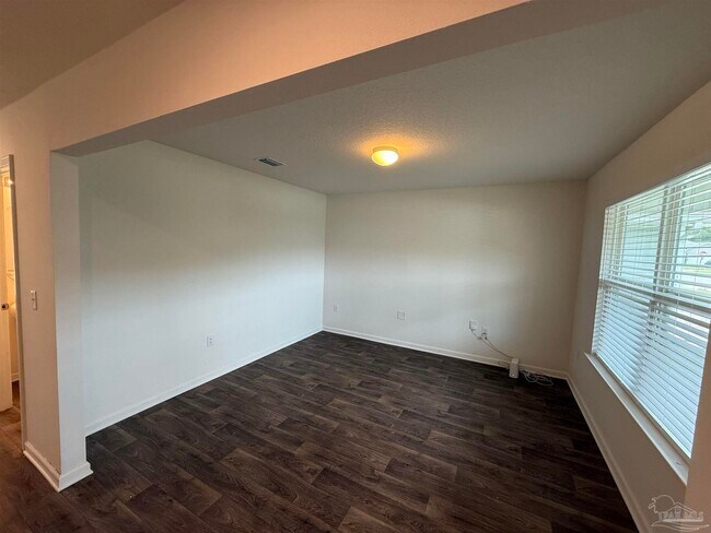 Foto del edificio - 6422 Jerry Lynn Ln