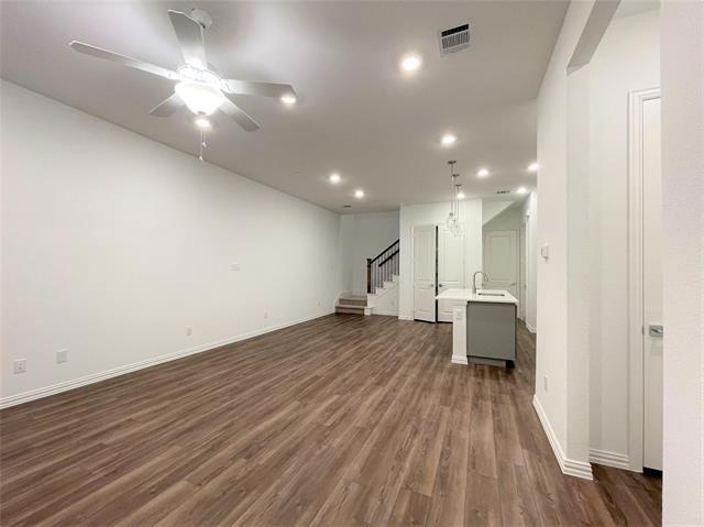 Foto del edificio - 9938 Bates St