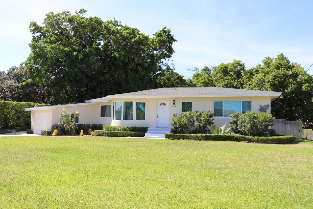 Primary Photo - 323 Spanish River Blvd