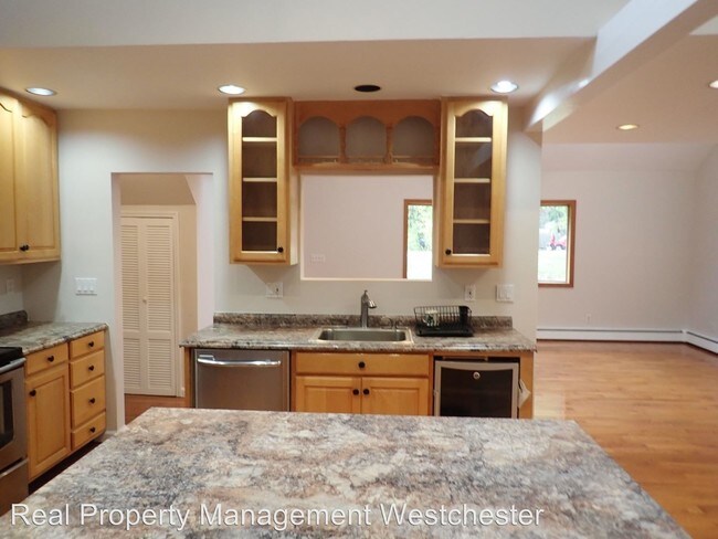 Building Photo - 3 br, 2 bath House - 55 Sherwood Road