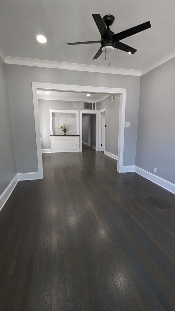 Building Photo - 2511 W Diversey Ave