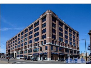 Building Photo - 500 Robert St N