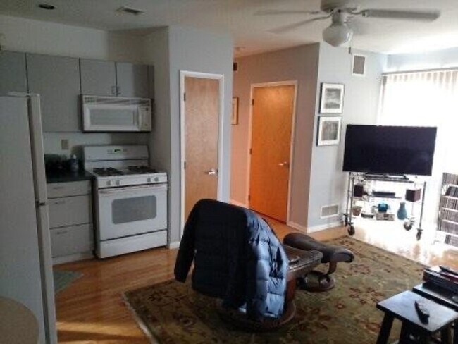 Foto del edificio - 104 S 24th St