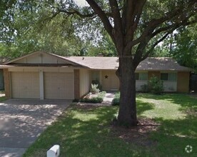 Building Photo - 511 Buffalo Dr