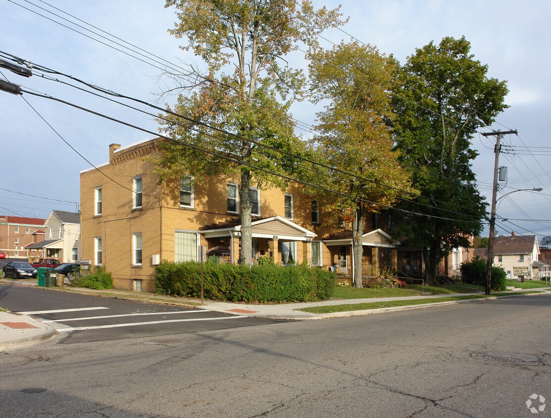 Primary Photo - 62 S Main St