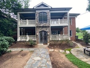 Building Photo - 685 Penn Ave NE