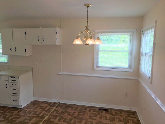 Building Photo - Fantastic LaCrosse Rental