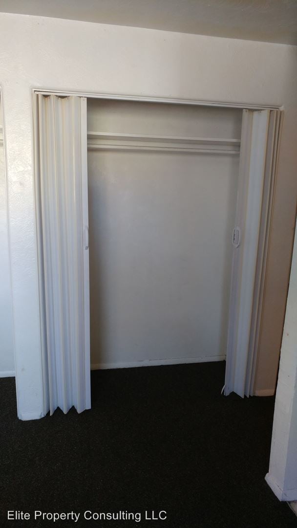 Building Photo - 2836 Wyandot St