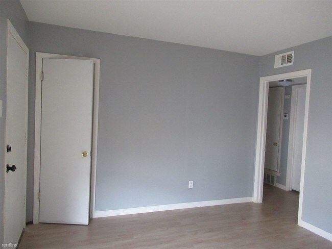 Foto del edificio - 2767 Waverly Ave
