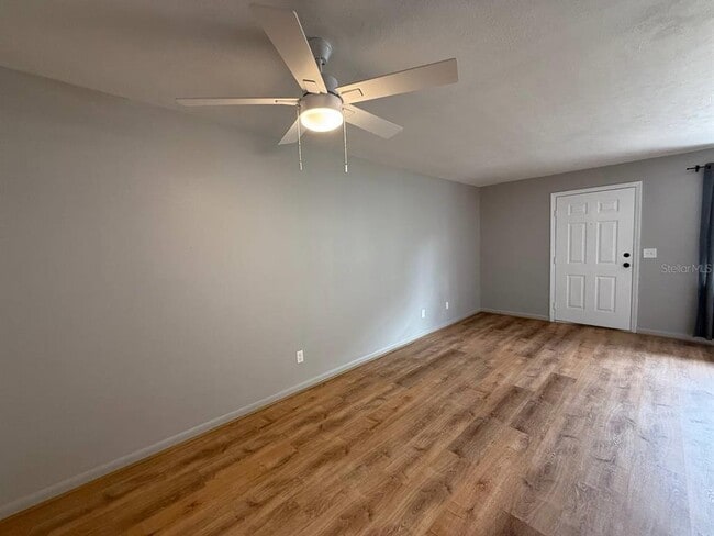 Building Photo - 9221 Tudor Dr