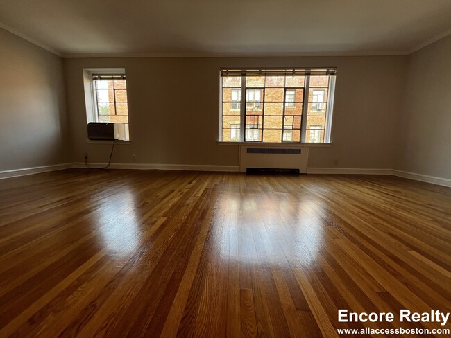 Building Photo - 89 Longwood Ave