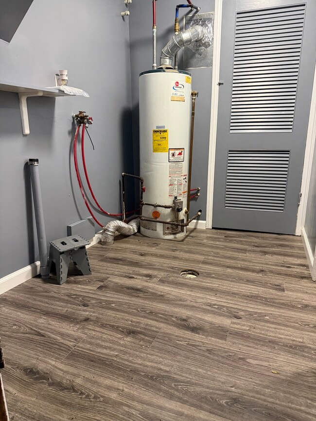 utility room with washer and dryer hookups - 14343 San Jose