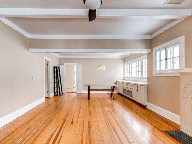 Foto del edificio - Charming Cheesman Park Duplex | 2 Bed / 2 Bath | Large Yard + Deck