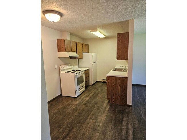 Foto del edificio - 551 Lakeview Rd