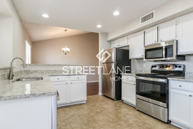 Building Photo - Now offering first full month FREE!!