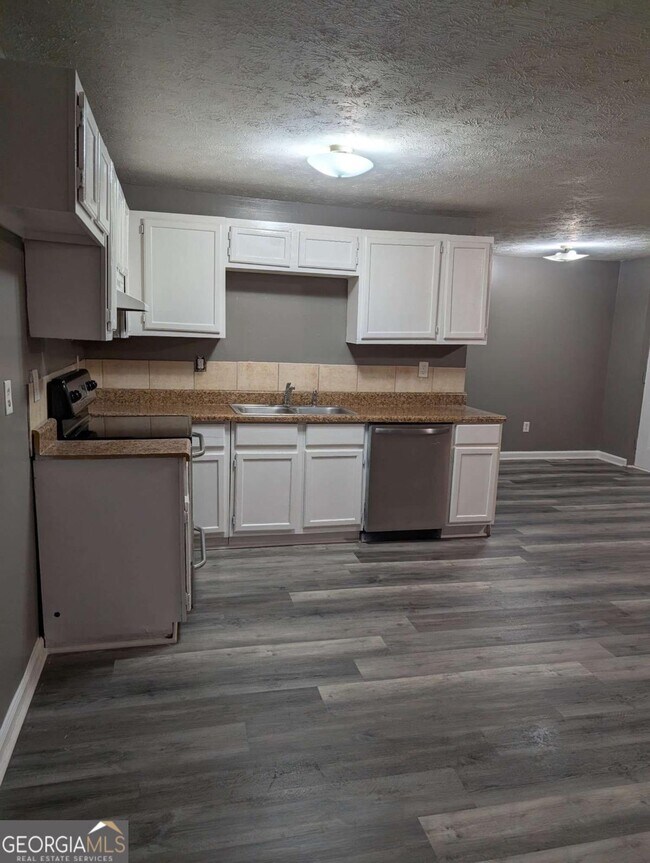 Foto del edificio - 1769 Teamon Rd