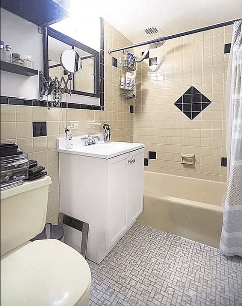Building Photo - 119 W 88th St