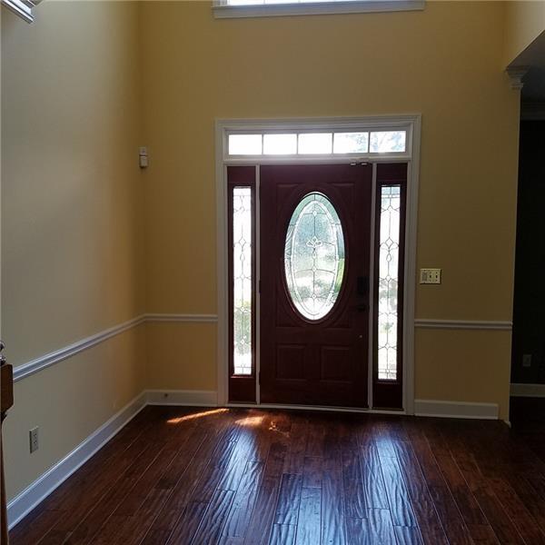 Foto del edificio - 145 N Lakeside Dr NW