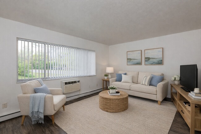 Building Photo - Water's Edge Apartments