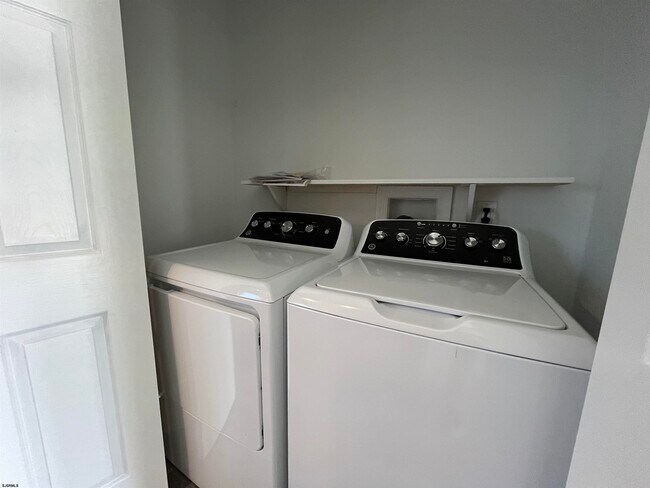 Foto del edificio - 320 Madison Ave