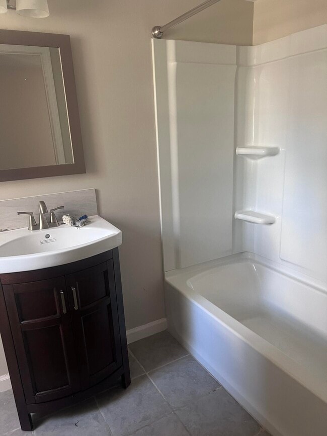 Building Photo - 2363 Susan Dr