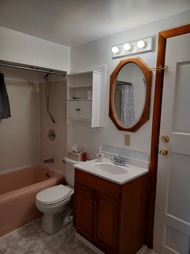 Bath room - 444 Bradford St