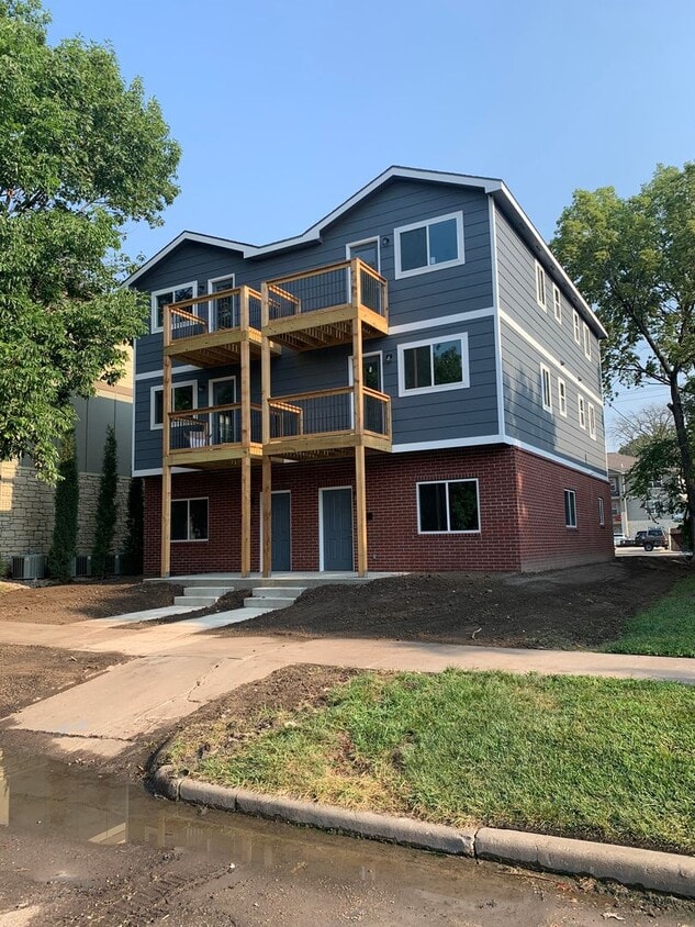 10201022 Kearney St Unit 1020 Kearney, Manhattan, KS 66502 Room for