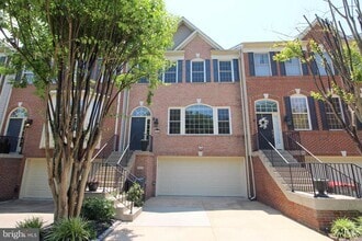 Building Photo - 3800 Elmwood Towne Way
