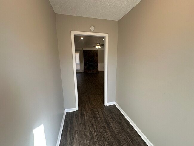 Foto del edificio - 6028 Tall Willow Dr