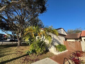 Building Photo - 9211 SW 123rd Ave Ct