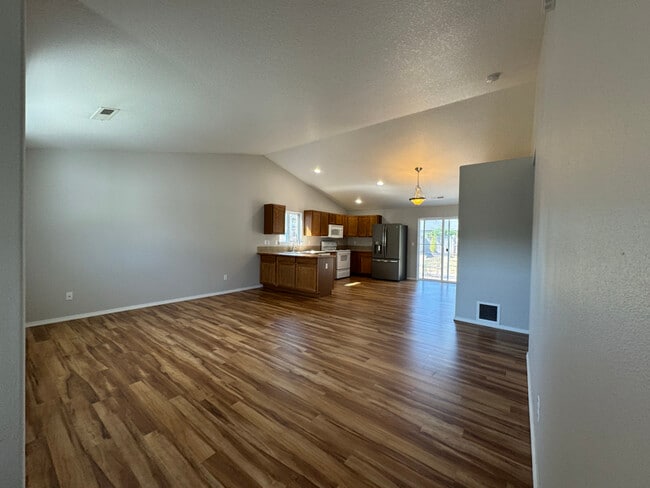 Building Photo - 5784 Peridot Way