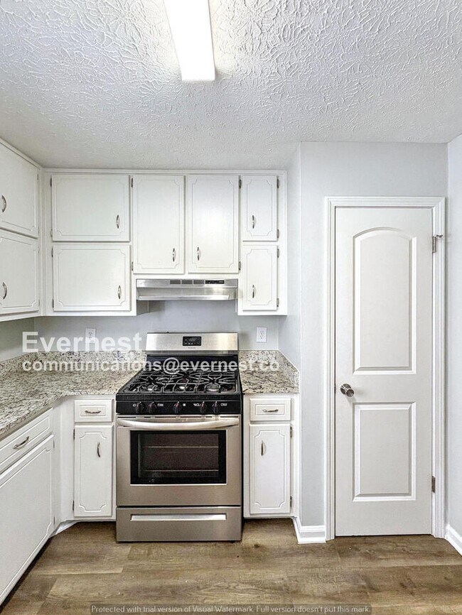 Foto del edificio - 95 Rosebud Ln