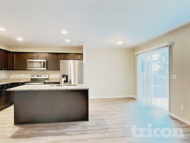 Foto del edificio - 501 Eastfair Dr